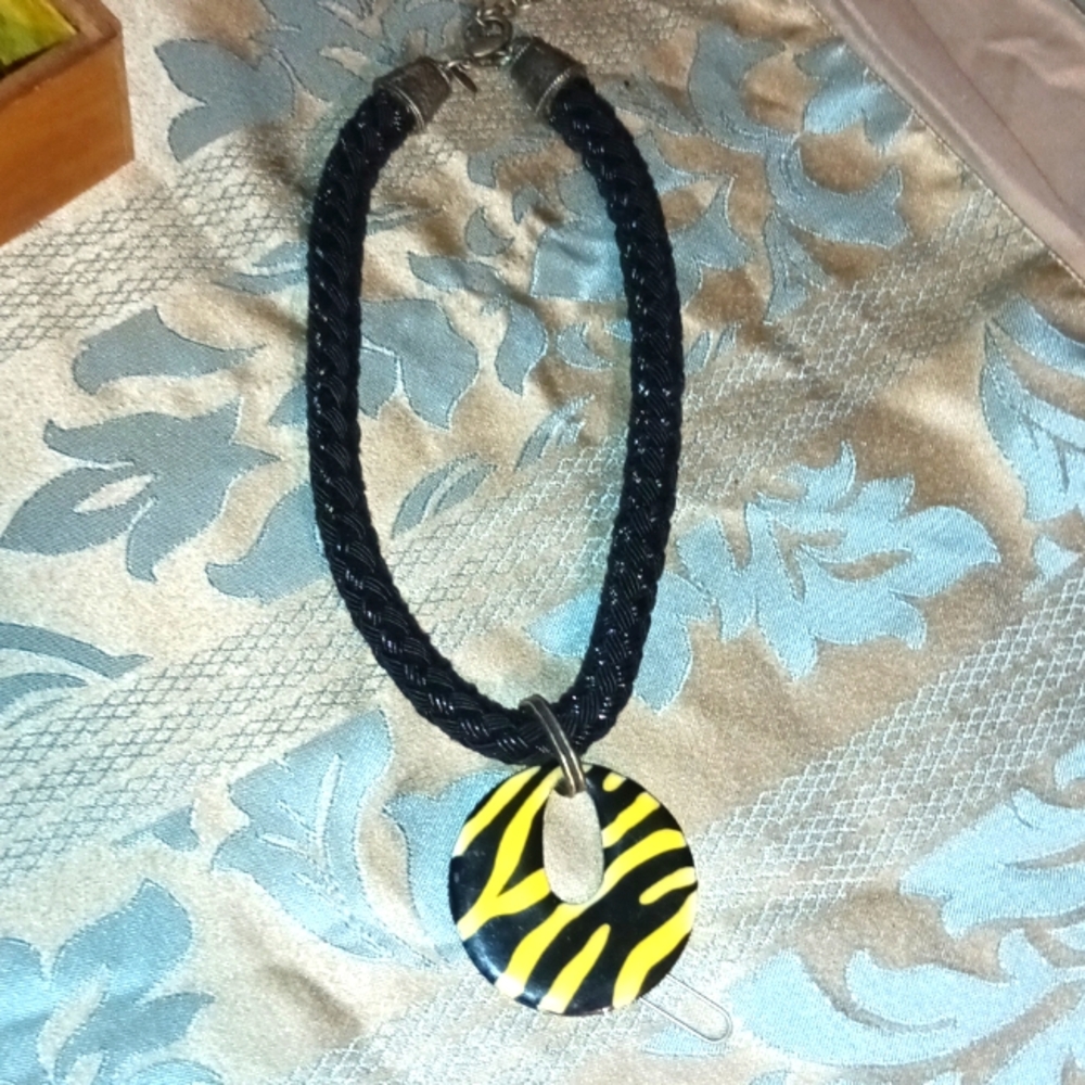 Chicos zebra knit/rope necklace